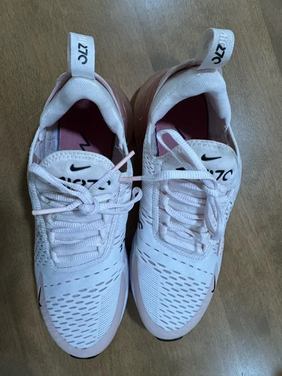 Nike Air Max 270 - Picture 2 of 5